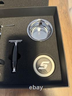 Brand New Snap-on Grooming / Shaving Kit Gift Set