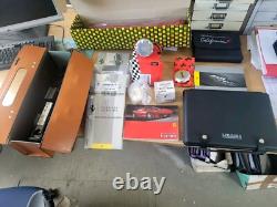 Ferrari Kit d’outils, manuels, triangle de signalisation, neuf, lot de liquidation, stock ancien neuf