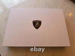 Kit d'entretien et de soin pour voiture Lamborghini Urus S authentique, neuf, jamais utilisé, 2025