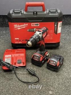 Kit perceuse-visseuse Milwaukee M18 BPD-402C neuf avec chargeur et 2 batteries