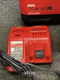 Kit perceuse-visseuse Milwaukee M18 BPD-402C neuf avec chargeur et 2 batteries