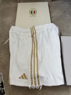 Maillot édition limitée Adidas Italie 125e anniversaire, taille moyenne, neuf dans sa boîte