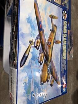Maquette motorisée neuve TAMIYA 1/48 Grand Slam Bomber avec hélice actionnée par moteur