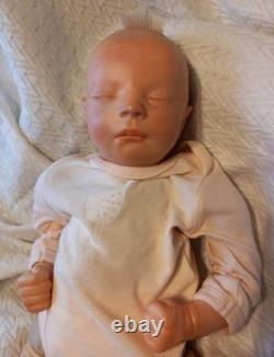 Poupée reborn neuve, authentique, petite 'Callie' avec cheveux 43 cm