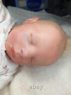 Poupée reborn neuve, authentique, petite 'Callie' avec cheveux 43 cm